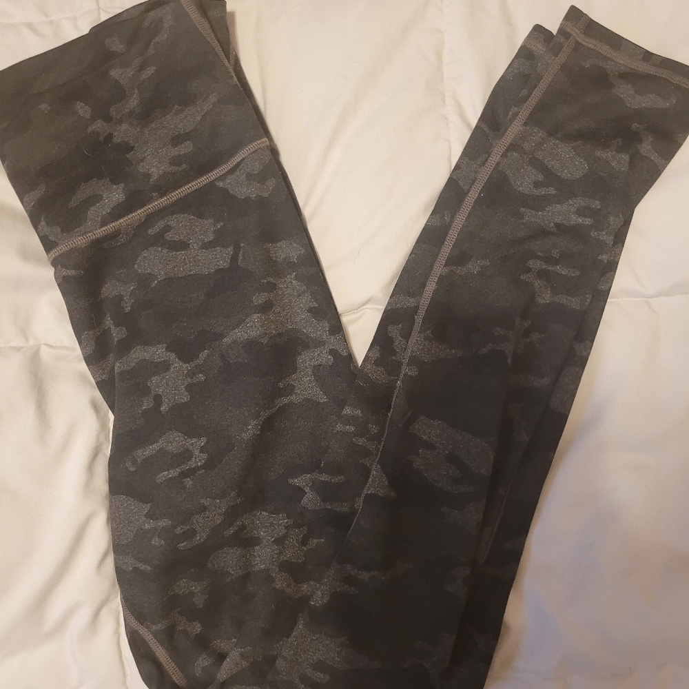 Fabletics black and gray camo leggings